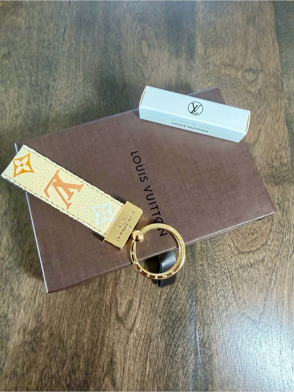 Louis Vuitton Beige and Gold Monogram Key Ring Strap - Picture 3 of 6